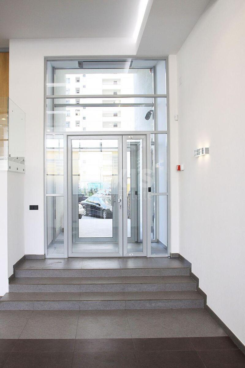 Office vul. Jevgena Konoval'cja 44А, 395m2600554