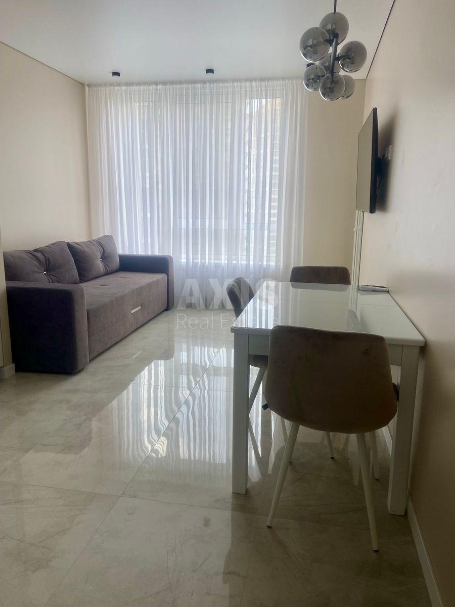 1k apartment vul. Grechka Marshala 440