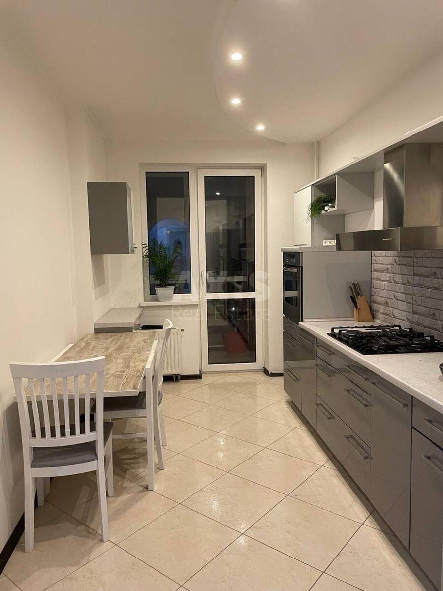 1k apartment vul. Metrologichna 10960666