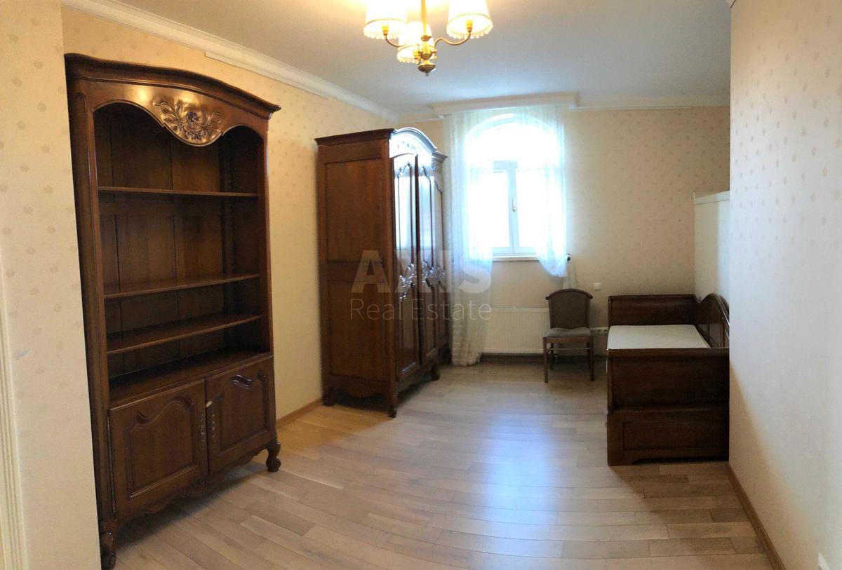 5k apartment uzv. Krutyj 52