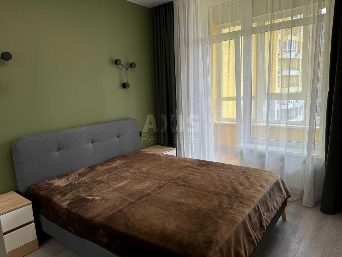 3k apartment vul. Kadets'kyj gaj 102