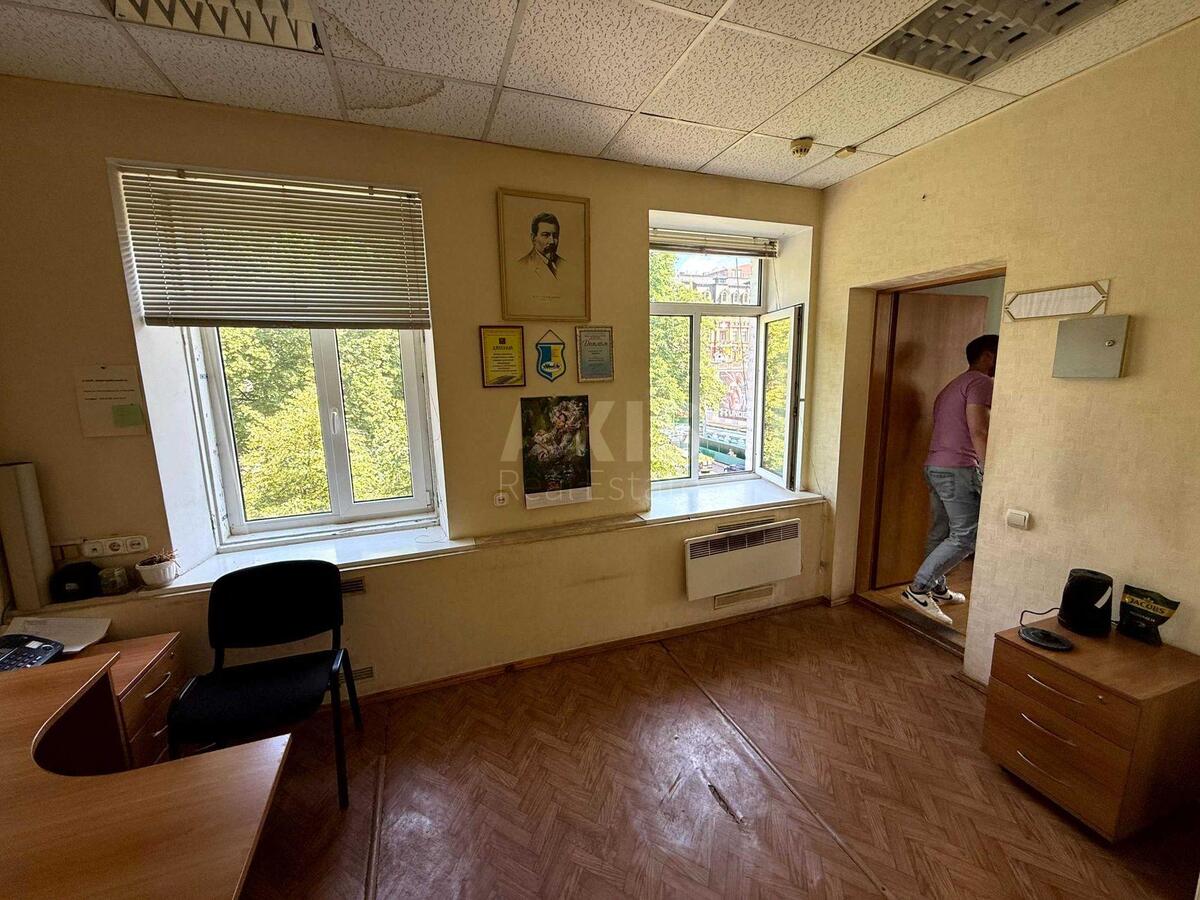 Office vul. Volodymyrs'ka 42, 45m2567461