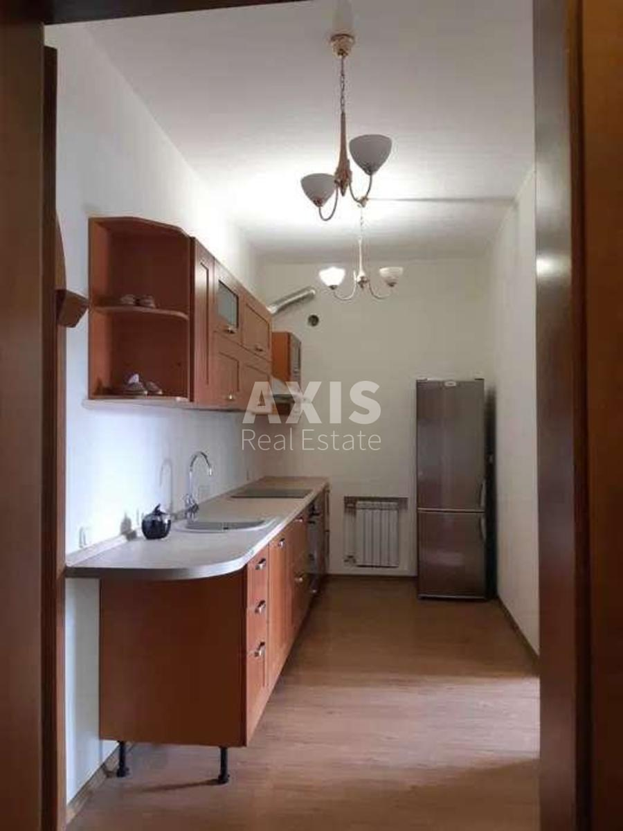 4к квартира пр-т Голосеевский 8832997