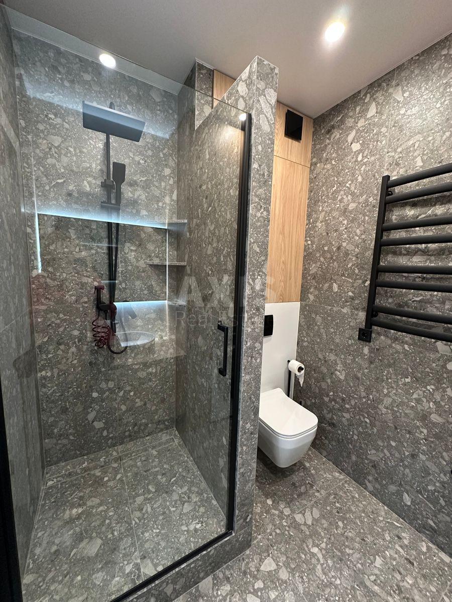 1k apartment nab. Dniprovs'ka 15К11