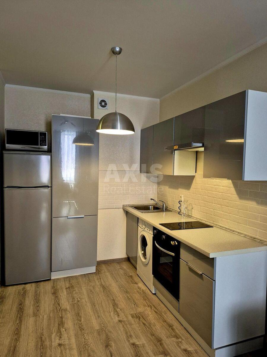 1k apartment pr-t Sobornosti 14613530