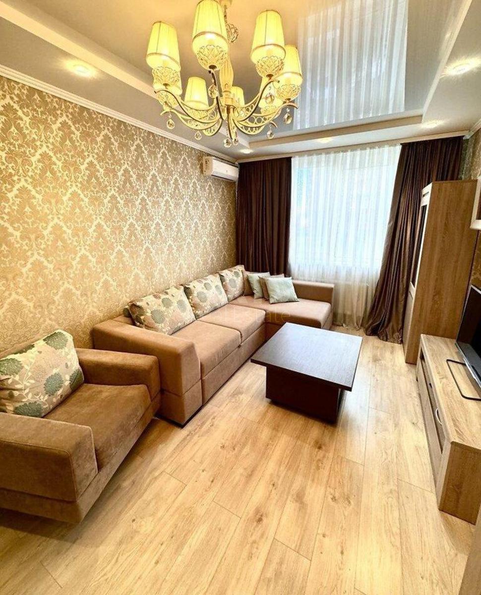 2k apartment vul. Yulia Zdanovska 46/14