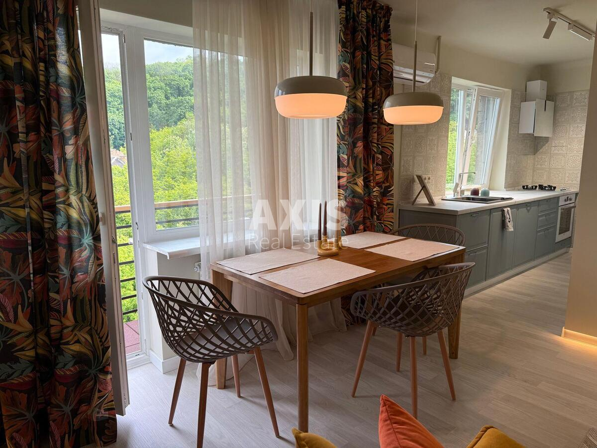 3k apartment vul. Obolons'ka naberezhna 1