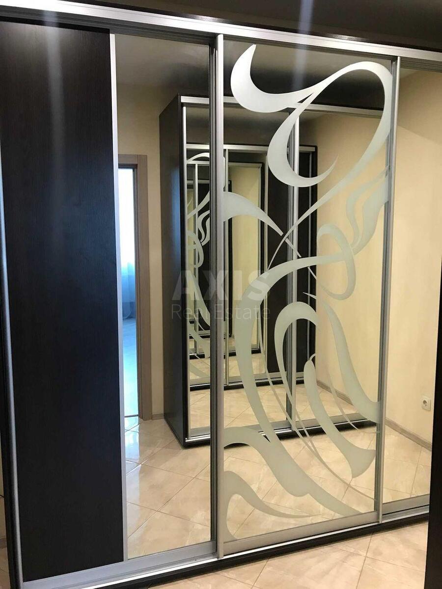 1k apartment vul. Voskresens'ka 1410
