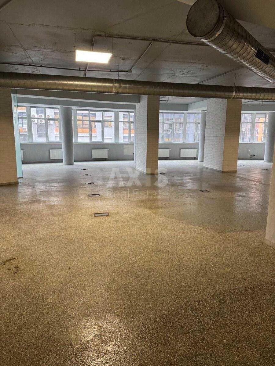 Office vul. Jevgena Konoval'cja 32Б, 700m21