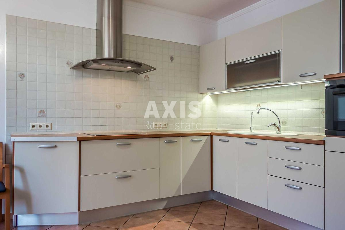 3k apartment vul. Mel'nykova 18Б