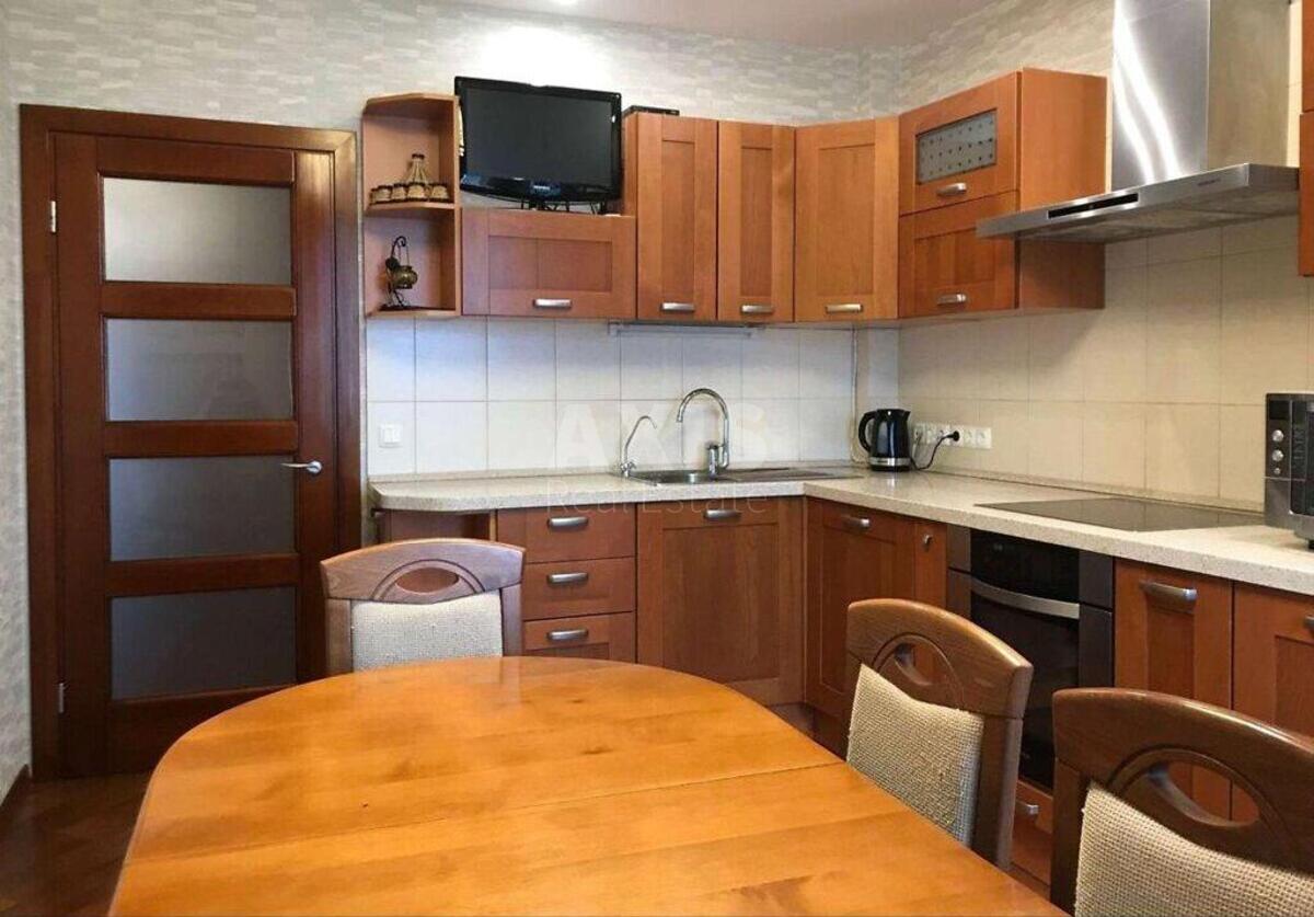 3k apartment vul. Panasa Myrnogo 17