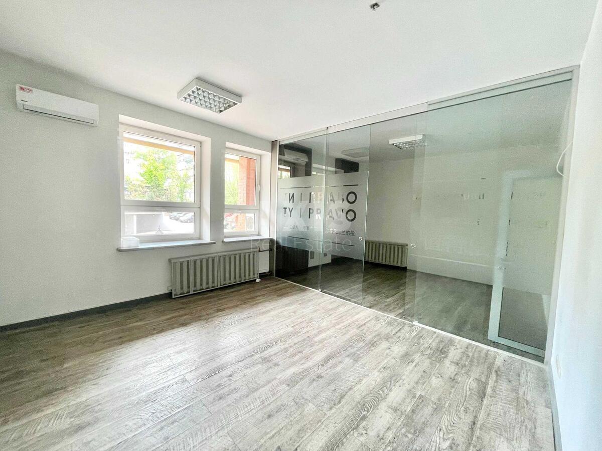 Office vul. Turgenjevs'ka 52/58, 150m2585461