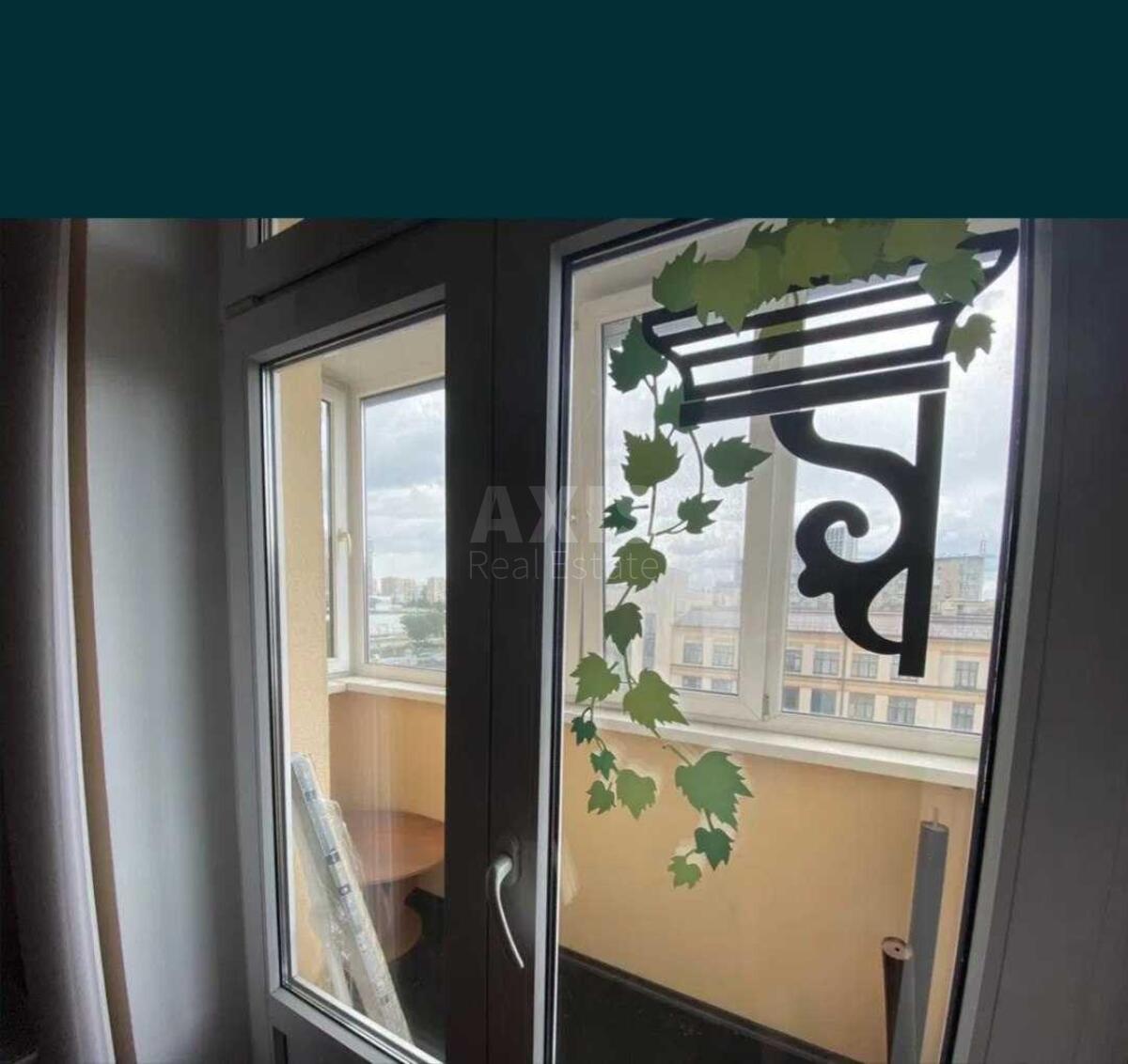 Office vul. Okipnoi' Rai'sy 8, 90m24