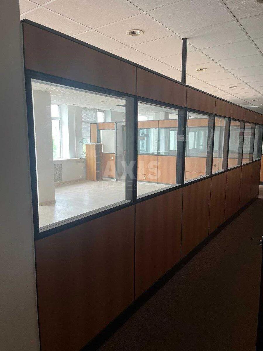 Office vul. Pochajnyns'ka 38, 1630m2588106