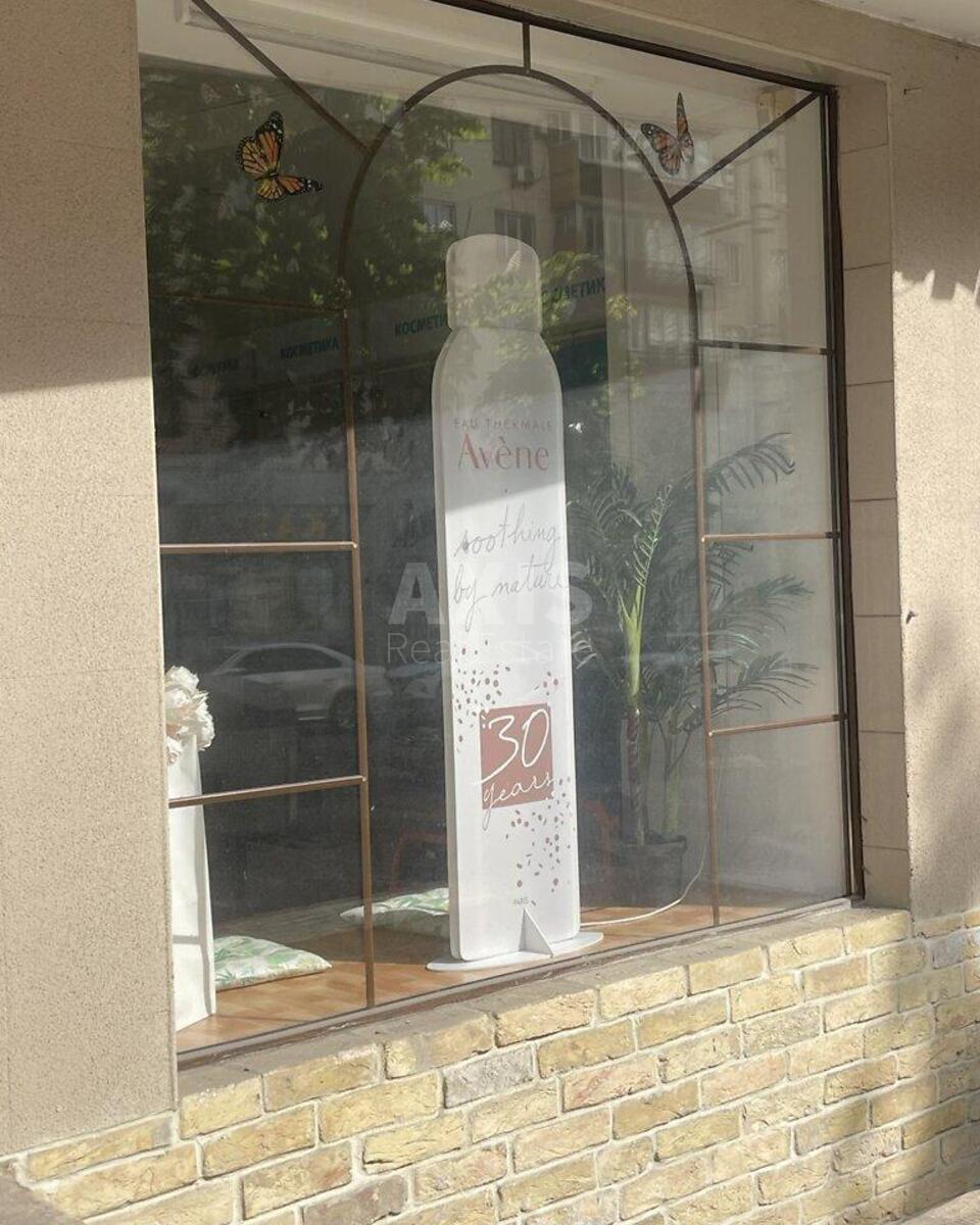 Trade object vul. Velyka Vasyl'kivs'ka 47, 80m21