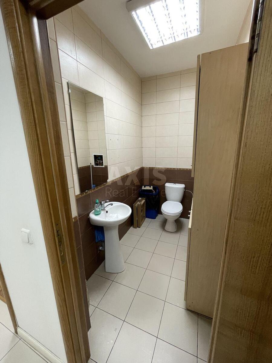 Office vul. Horyva 1А, 117m28