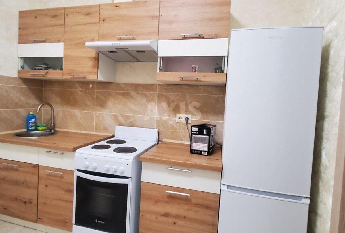 1k apartment vul. Svitlyc'kogo 35