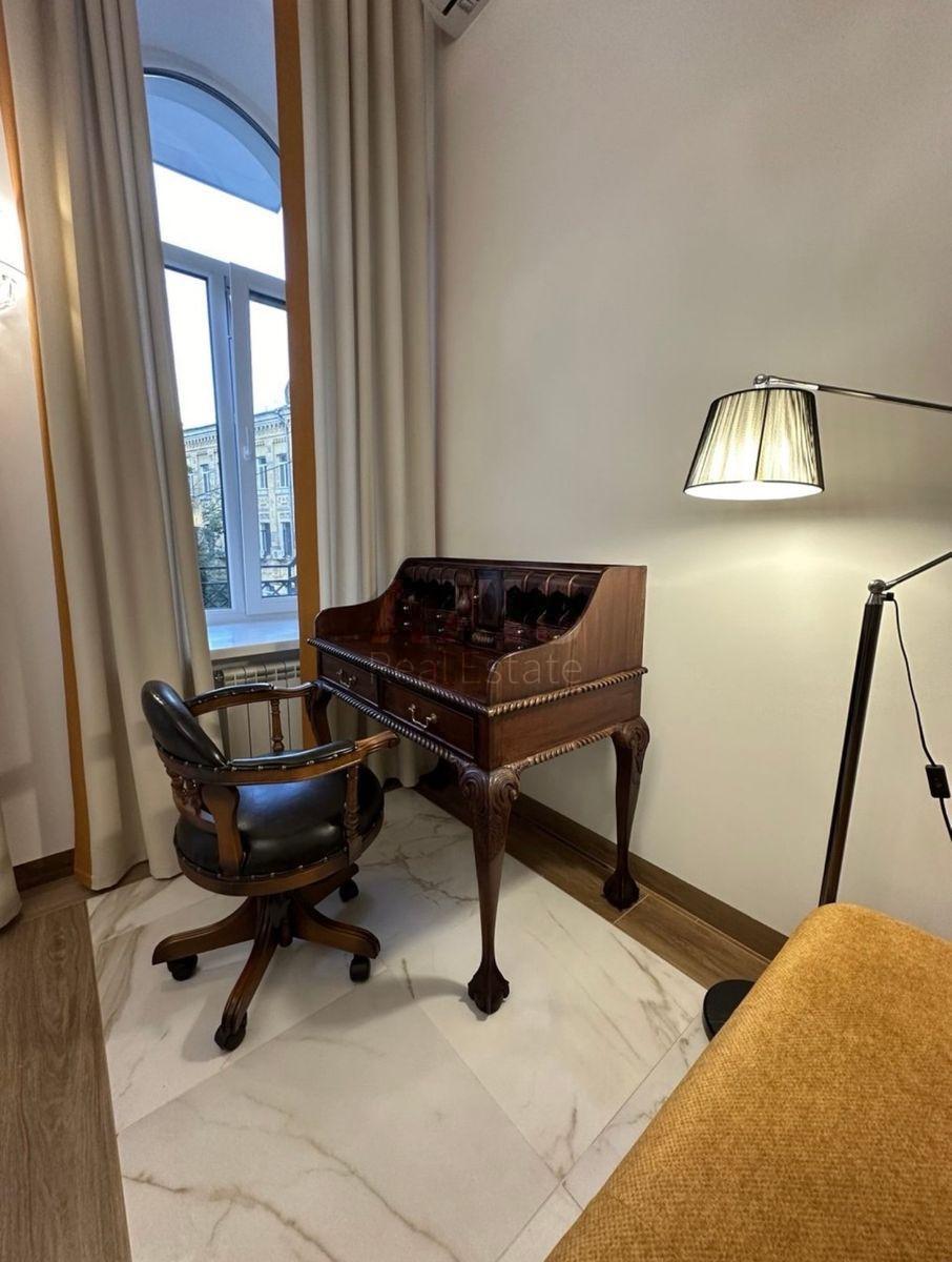 2k apartment vul. Rejtars'ka 31/165