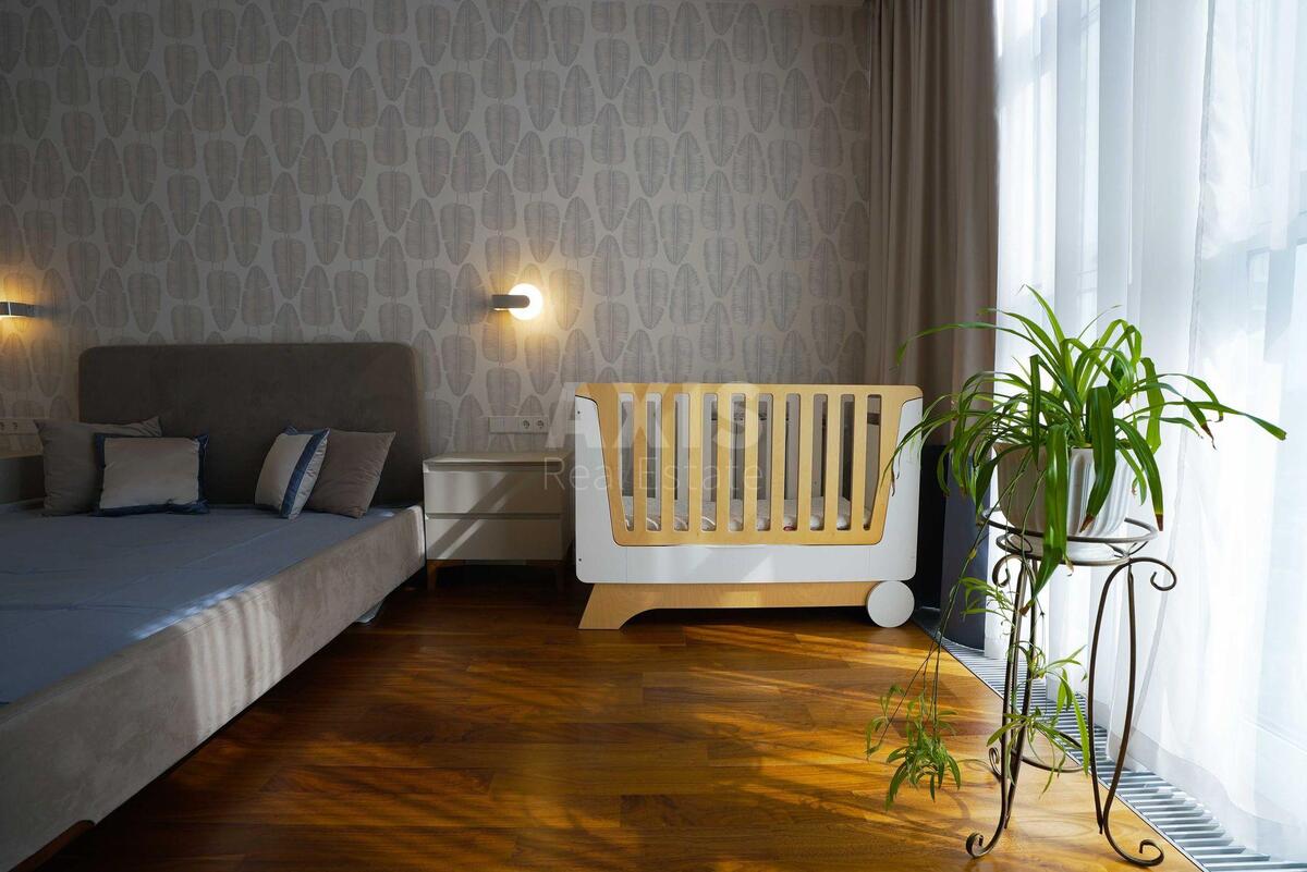 3k apartment vul. Dragomyrova Myhajla 203