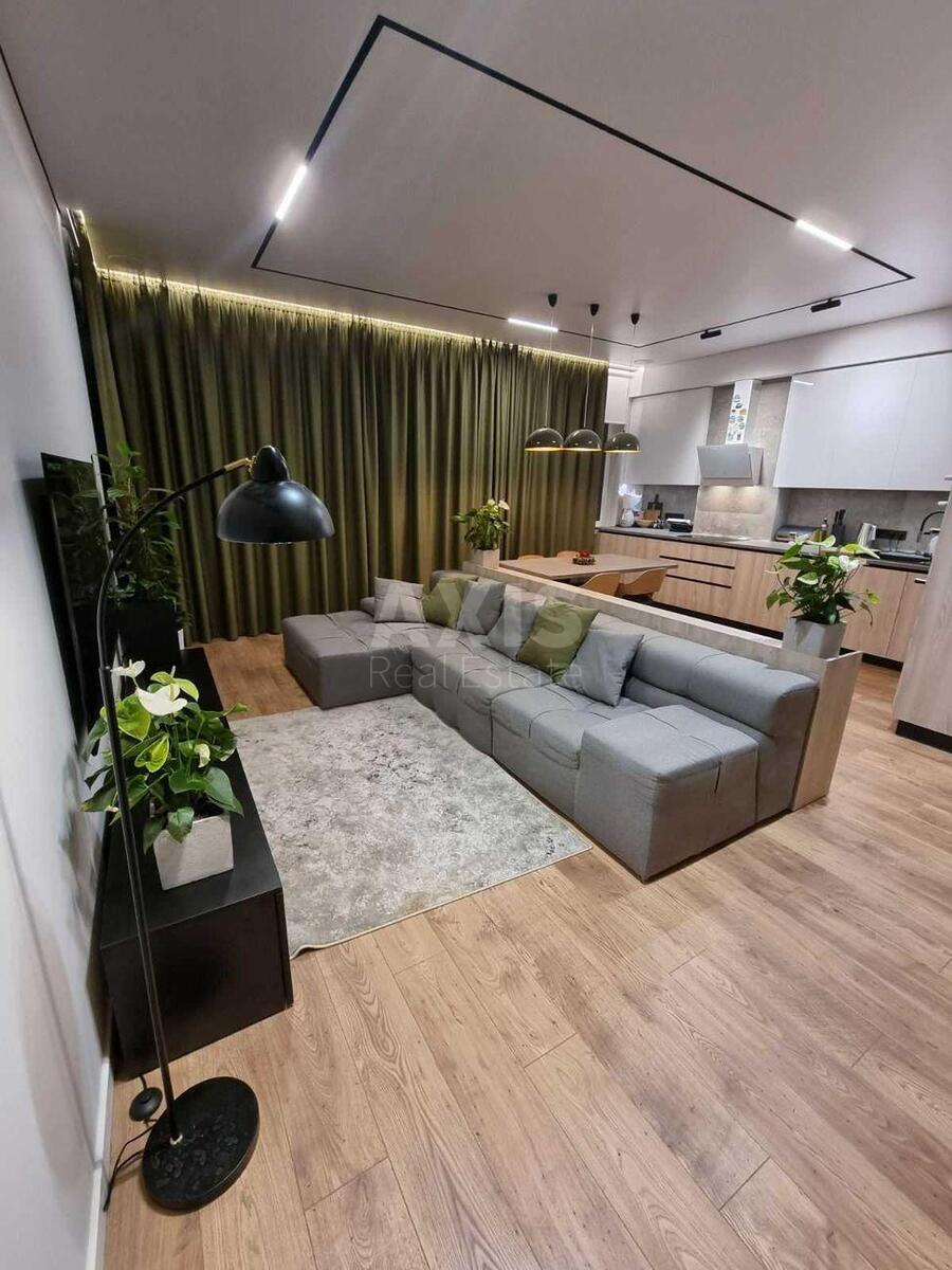 4k apartment vul. Nagirna 18/160