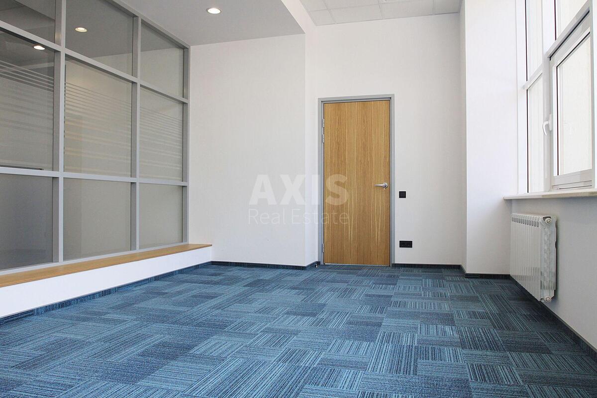 Office vul. Jevgena Konoval'cja 44А, 395m2600556