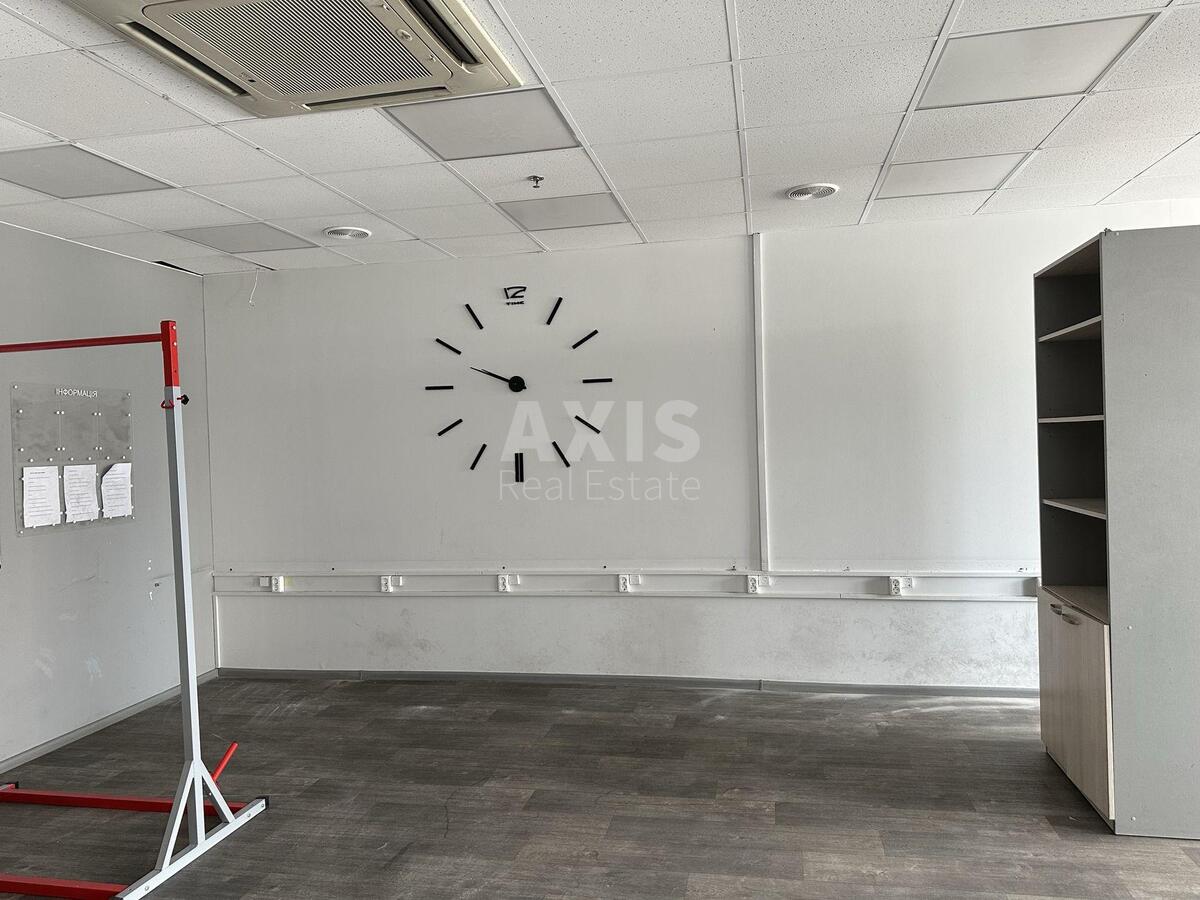 Office nab. Dniprovs'ka 26Г, 114m28