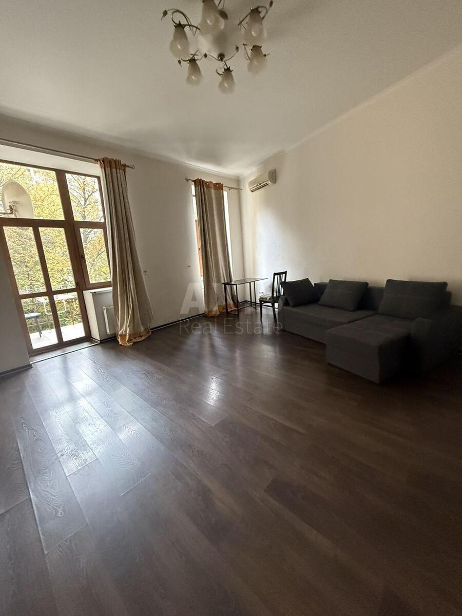 3k apartment vul. Tolstogo L'va 23/1606900