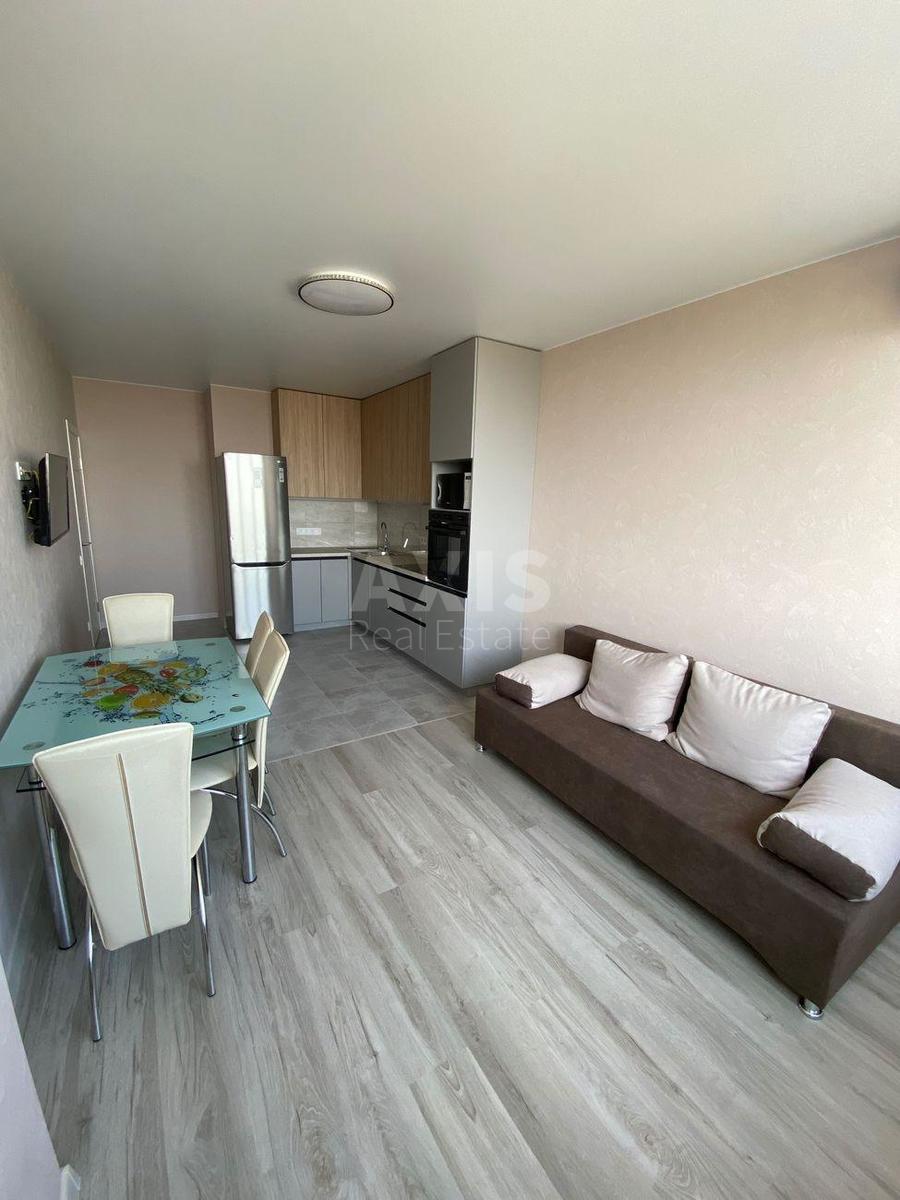 1k apartment vul. Sverstjuka Jevgena 41