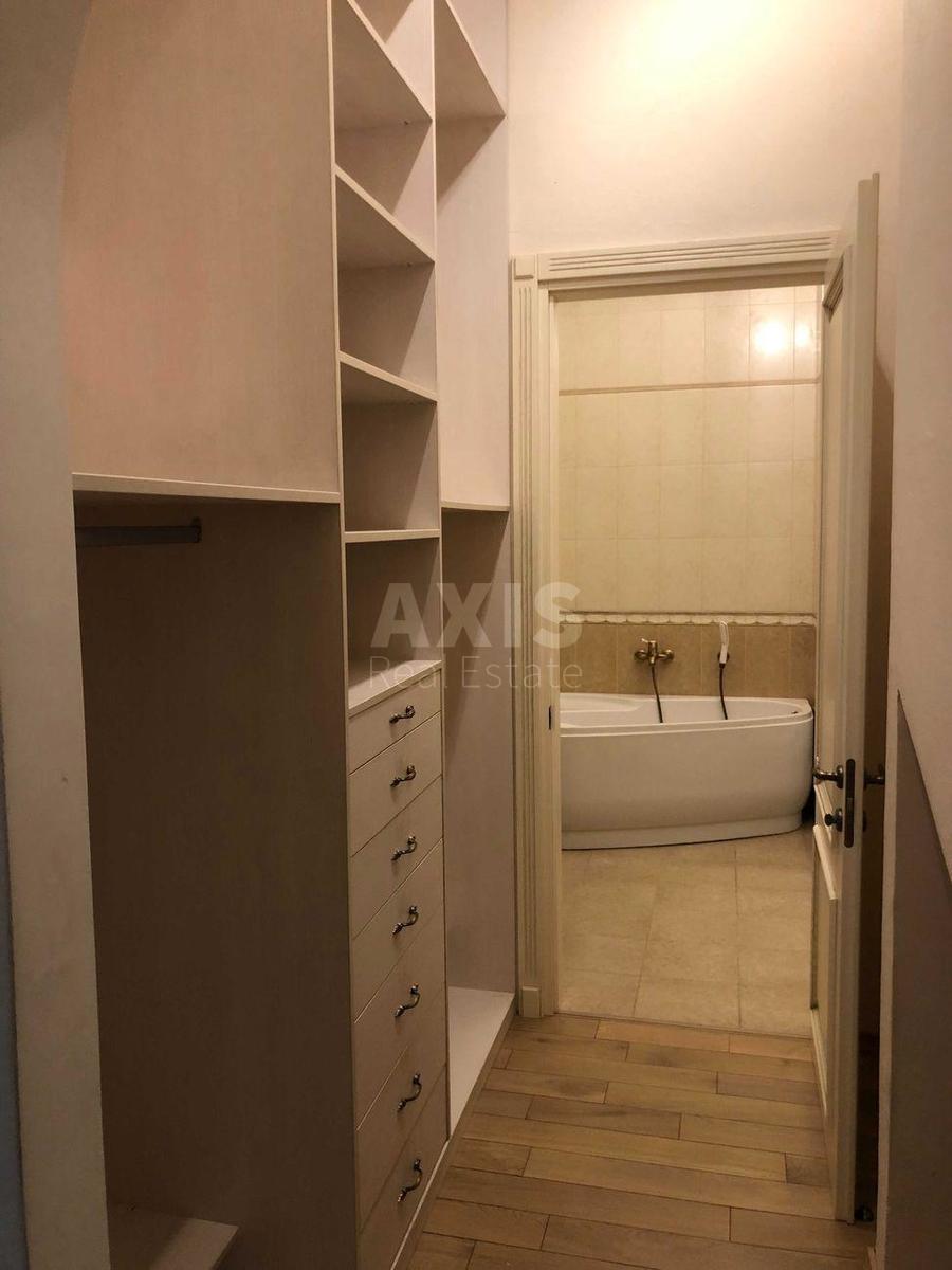 5k apartment uzv. Krutyj 54