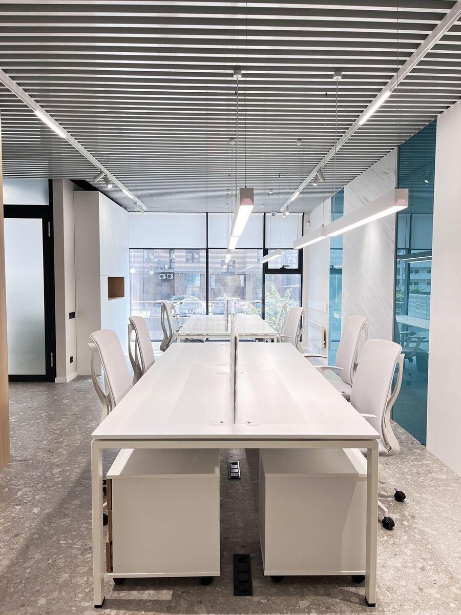 Office vul. Dragomyrova Myhajla 14А, 117m2568200