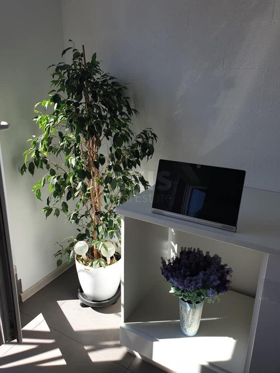 5k apartment pr-t Sobornosti 17573898