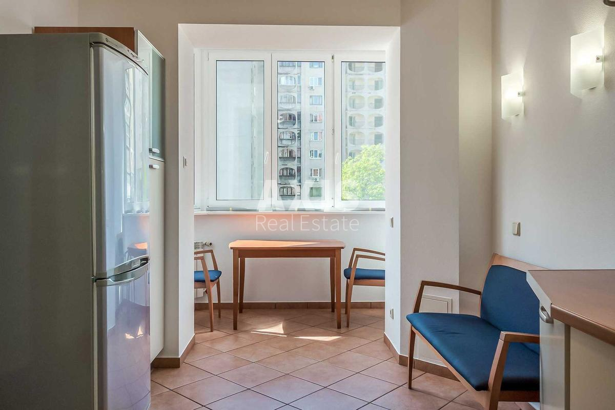 3k apartment vul. Dmytrivs'ka 450