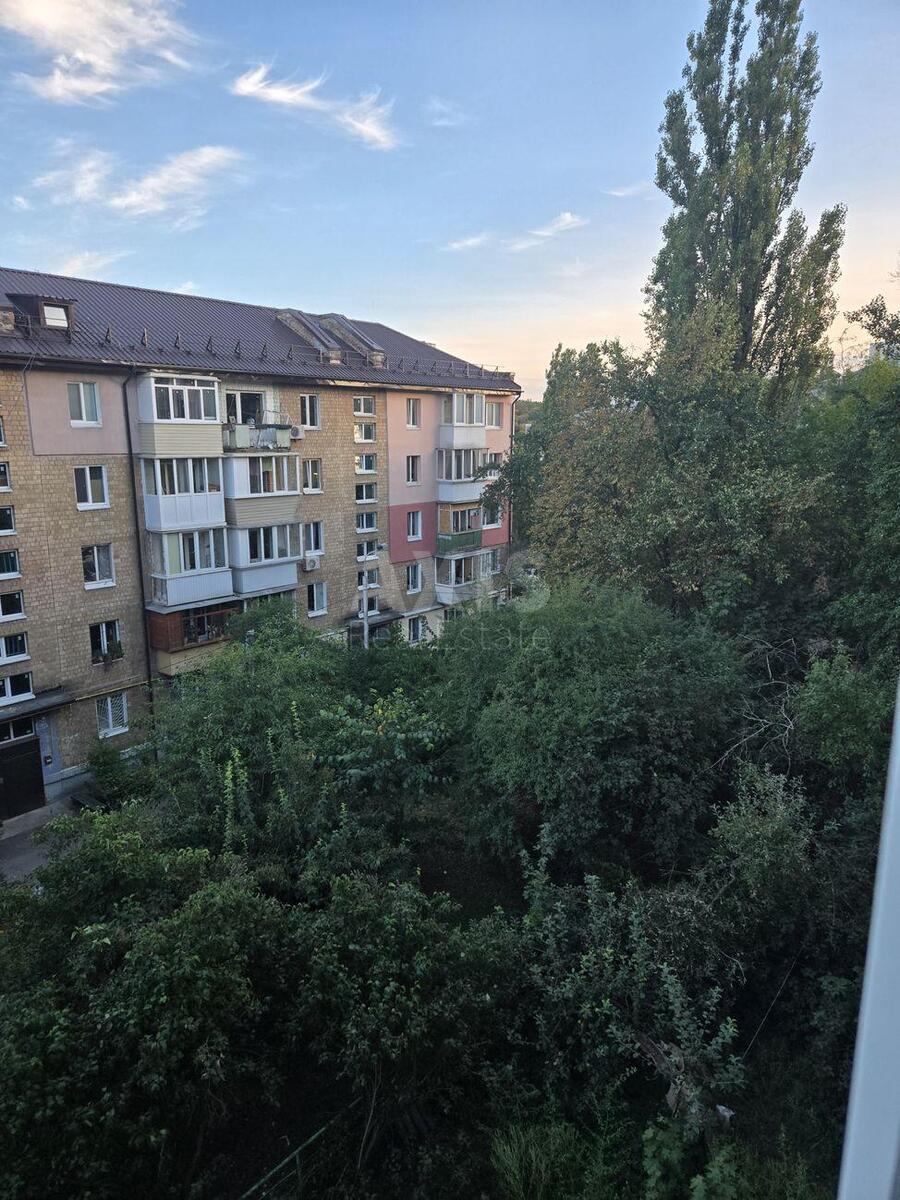 1k apartment prov. Kolomyjs'kyj 12592238