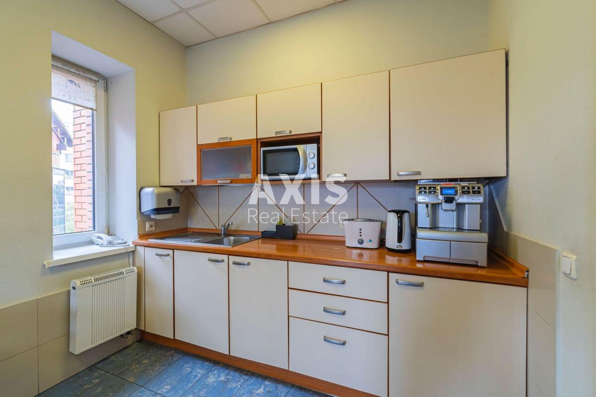 Office vul. Degtjarivs'ka 33Б, 677m2527404