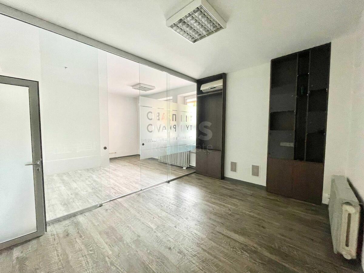Office vul. Turgenjevs'ka 52/58, 150m2585462