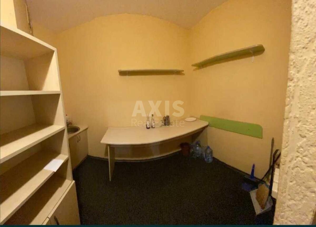 Office vul. Okipnoi' Rai'sy 8, 90m25