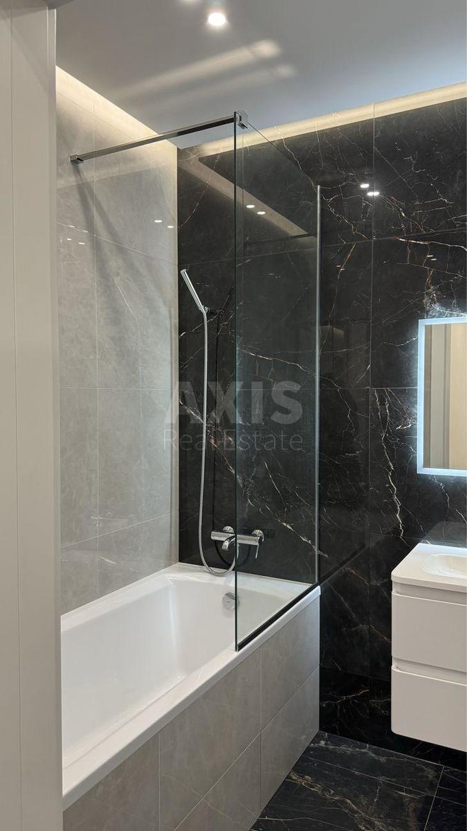 3k apartment nab. Dniprovs'ka 1810
