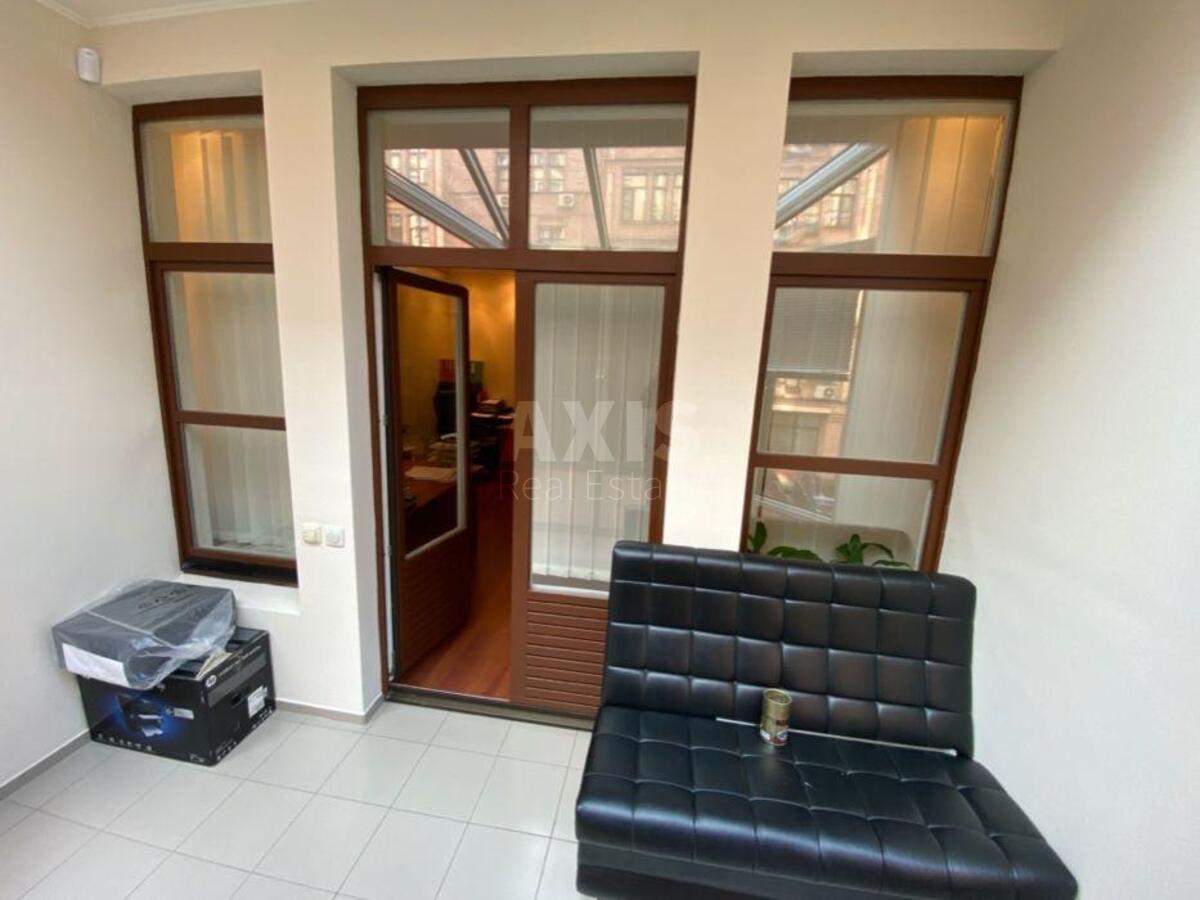 Office vul. Gonchara Olesja 26/28, 90m28