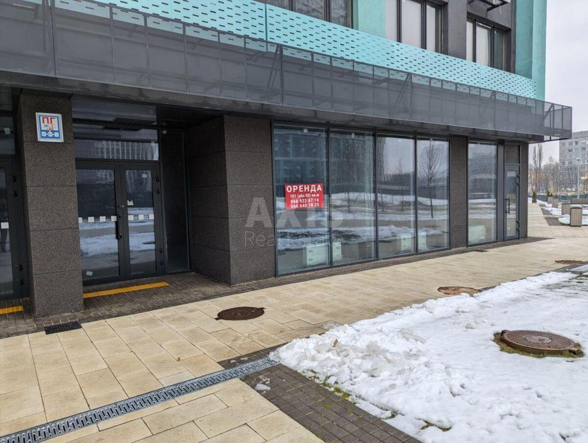 Service object vul. Pivnichno-Syrec'ka 10А, 101m2