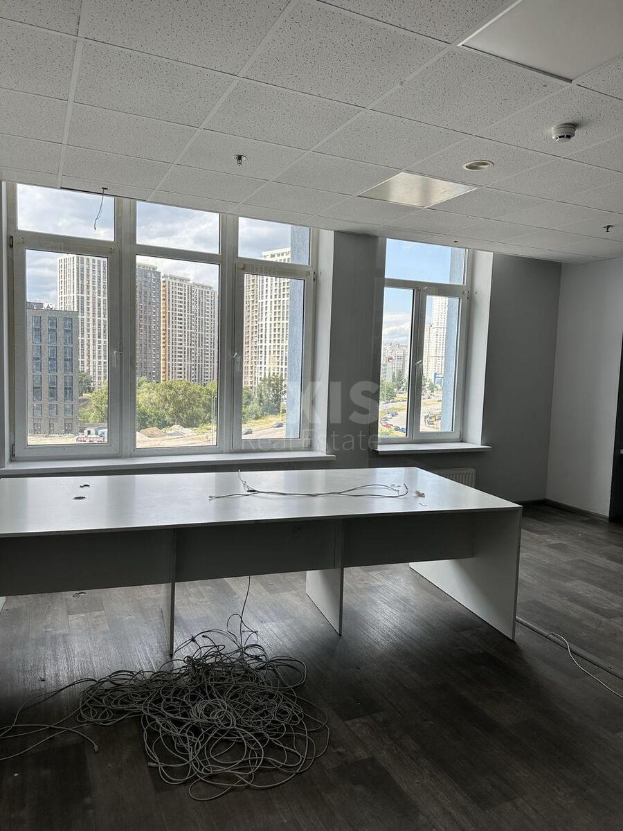 Office nab. Dniprovs'ka 26Г, 114m29