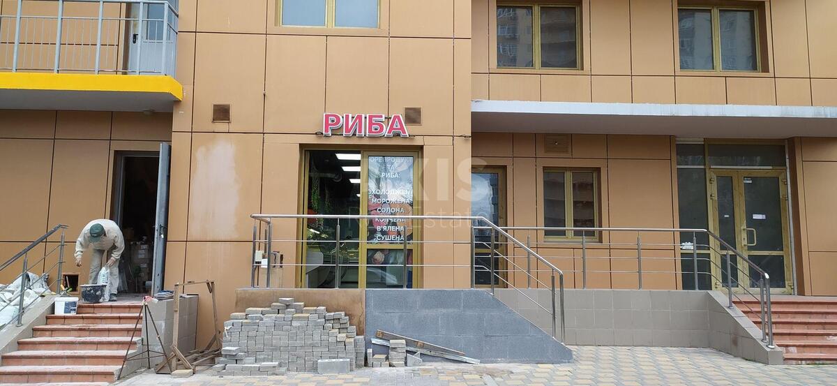 Об'єкт торгівлі вул. Кондратюка Юрія 5, 39м2609083