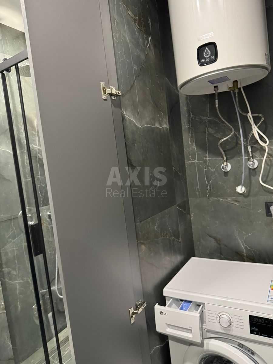 3k apartment vul. Kadets'kyj gaj 105