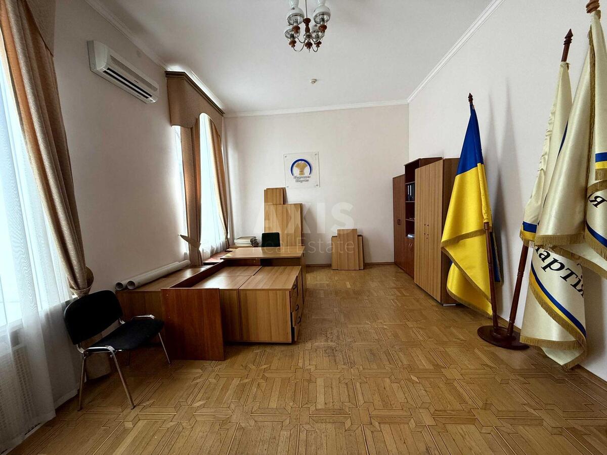 Офіс вул. Хмельницького Богдана 42, 103м2