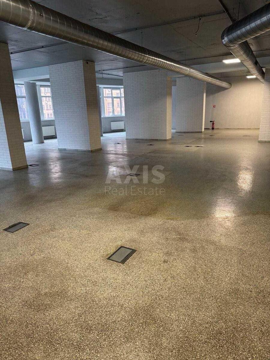 Office vul. Jevgena Konoval'cja 32Б, 700m23