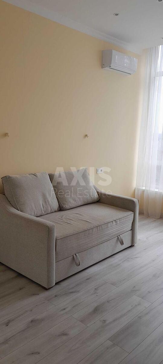 1k apartment vul. Svitlyc'kogo 351