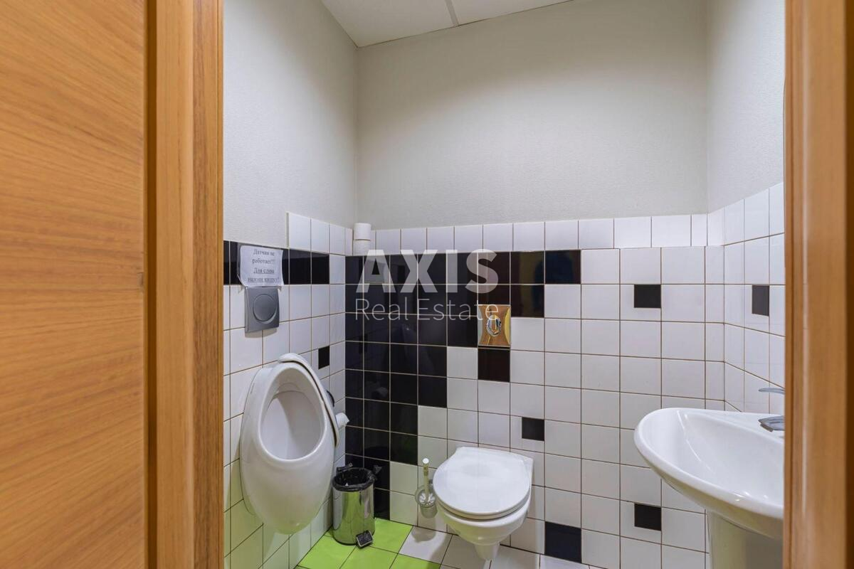 Office vul. Degtjarivs'ka 33Б, 677m2527405