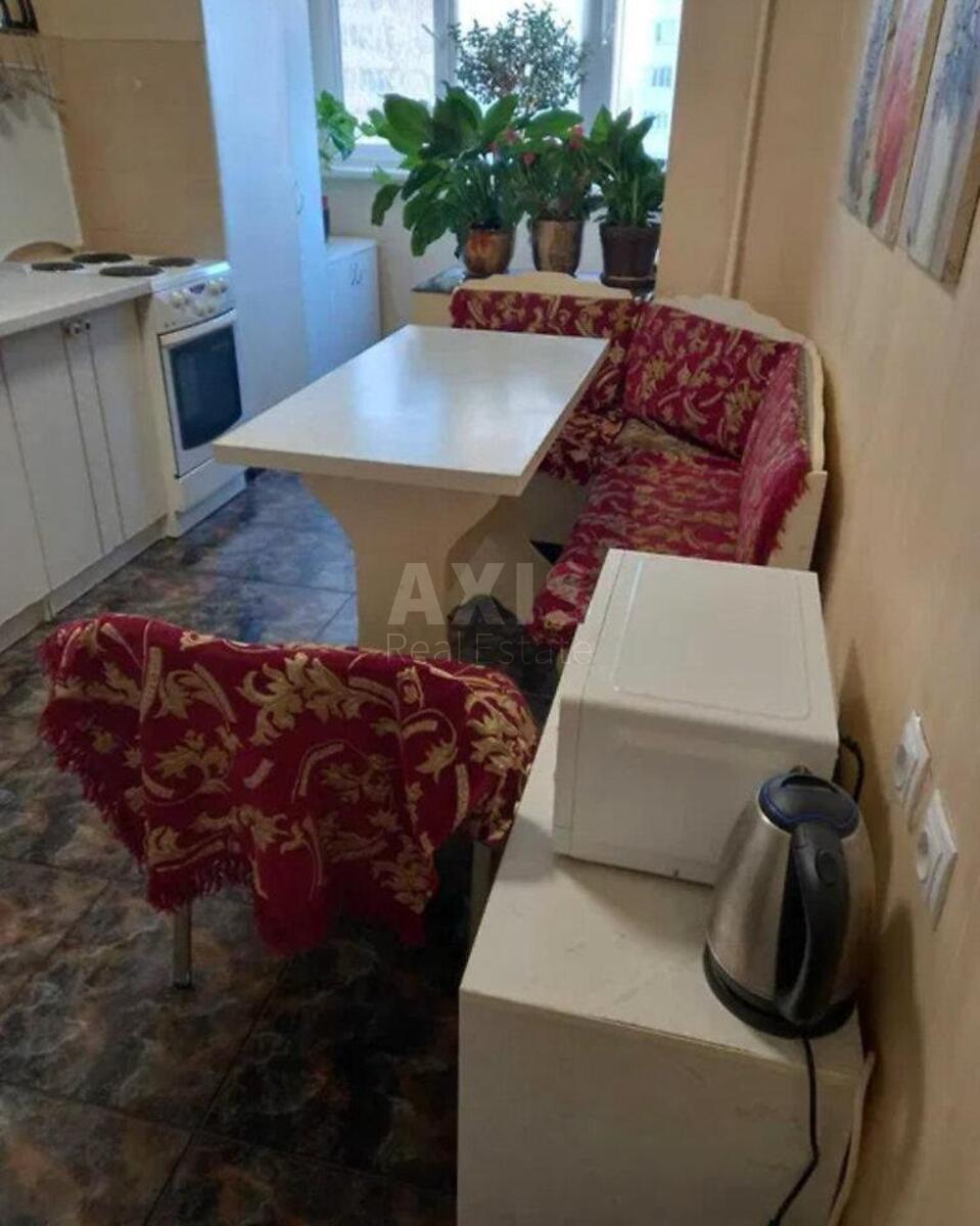 2к квартира пр-т Леся Курбаса 1Б638123