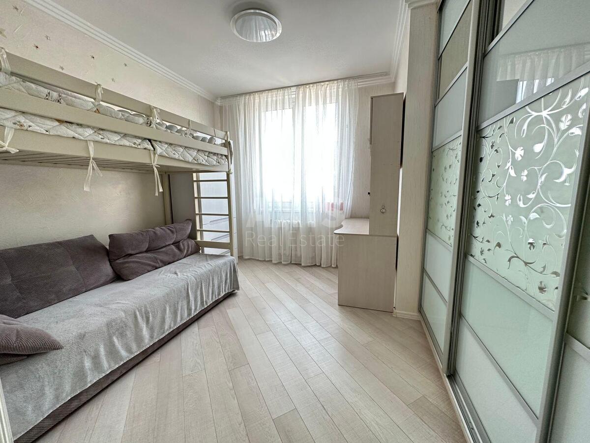2k apartment vul. Oleny Pchilky 68