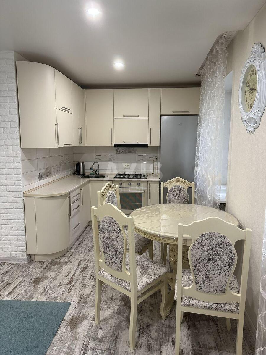 2k apartment vul. Chumaka Vasylja 8