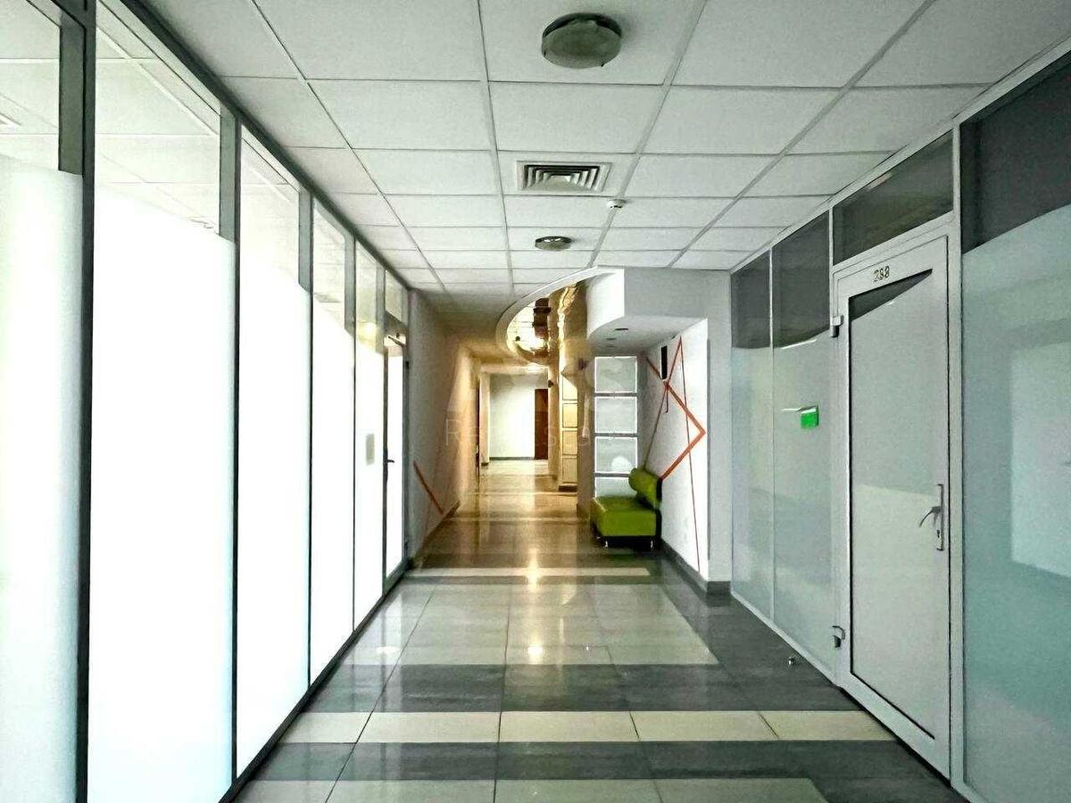 Office bul. Druzhby Narodiv 38, 103m20